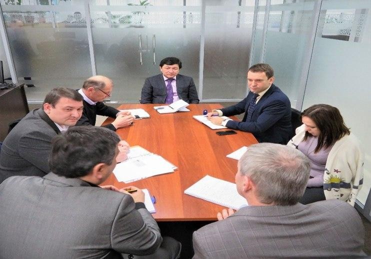 Meeting With Dealers